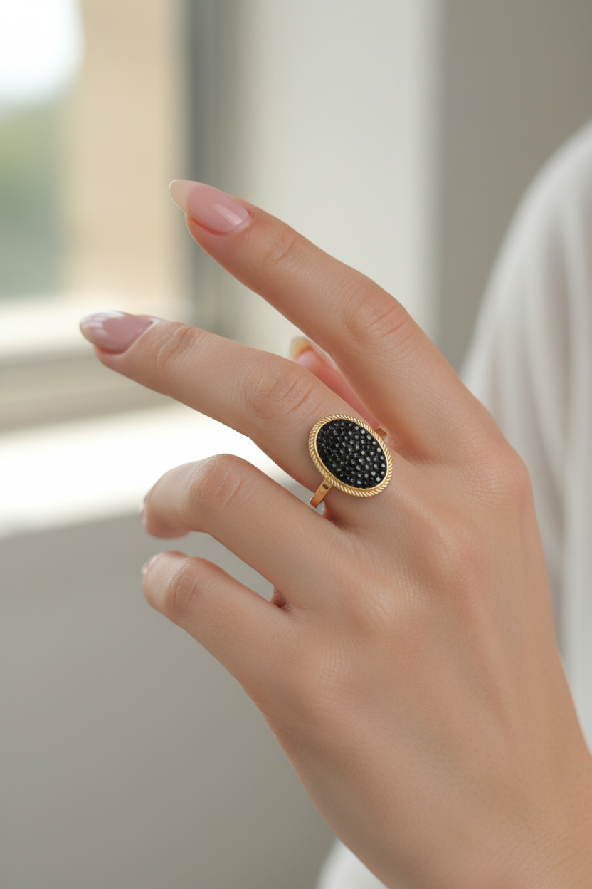 Anello Ovale Pavé Zirconi Neri Regolabile
